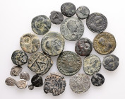 Lot of 24 unclassified See picture. LOT SOLD AS IS, NO RETURNS.(RZ-3)