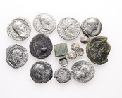 Lot of 16 unclassified See picture. LOT SOLD AS IS, NO RETURNS.(ZG-6)