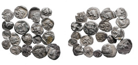 Lot of 19 unclassified See picture. LOT SOLD AS IS, NO RETURNS.(EY-9)