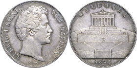 Bayern
Ludwig I. 1825-1848 Geschichtsdoppeltaler 1842, München Walhalla. Mit Randschrift: DREY-EINHALB GULDEN**VII E F M ** AKS 103 Jaeger 71 Kahnt 1...