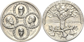 Bayern
Prinzregent Luitpold 1886-1912 Silbermedaille 1911 (Ritzer/Heinloth) Jubiläumsschießen des oberbayerischen Zimmerschützenverbandes in München ...