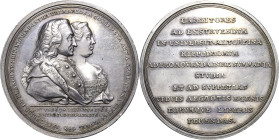 Nürnberg
 Silbermedaille 1761 (Oexlein) Auf den Tod von Isaak Peyer von Flaach. Die Brustbilder von Anna Magdalena und Isaak Peyer von Flaach nebenei...