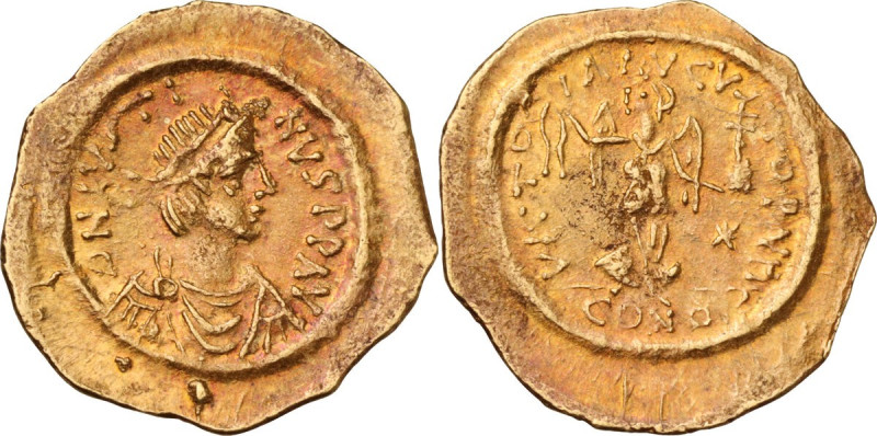 Justin I (518-527). AV Tremissis, Constantinople mint. Obv. DN IVSTINVS PP AVG. ...