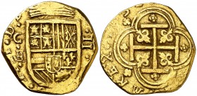 1632. Felipe IV. Cartagena de Indias. E. 2 escudos. (Cal. 135) (Tauler 119c) (Restrepo falta). 6,58 g. Flores fuera y dentro de los ángulos lobulares....