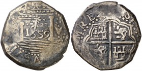 1659. Felipe IV. Lima. V. 8 reales. (Cal. falta) (Menzel falta). 25,57 g. Rayita en reverso. Leves oxidaciones. Ex Áureo 03/03/1999, nº 1466. Ejemplar...