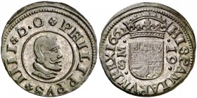 1662. Felipe IV. M (Madrid). S. 16 maravedís. (Cal. 1396 var) (J.S. M-363, sin fotografía). 4,59 g. Marca de ceca vertical. Valor: 19. Muy rara y más ...