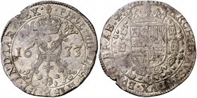 1633. Felipe IV. Amberes. 1 patagón. (Vti. 939) (Vanhoudt 645.AN). 28,11 g. Buen ejemplar. Parte de brillo original. Escasa así. EBC-.