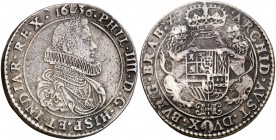 1636. Felipe IV. Amberes. Doble ducatón. (Vti. 1169) (Vanhoudt 640.AN P2). 64,54 g. Leves impurezas. Ex Áureo 14/01/1992, nº 513A. Muy rara. MBC+.