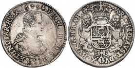 1654. Felipe IV. Bruselas. Doble ducatón. (Vti. 1335) (Vanhoudt 642.BS P2). 64,87 g. Ex UBS 23/01/1996, nº 184. Muy rara. MBC/MBC+.