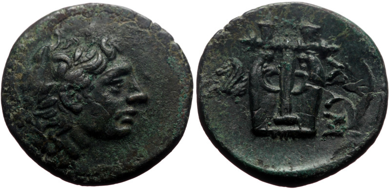 Mysia, Lampsakos AE (Bronze, 6.15g, 21mm) ca. 2nd-1st century BC.
Obv.: Laureate...