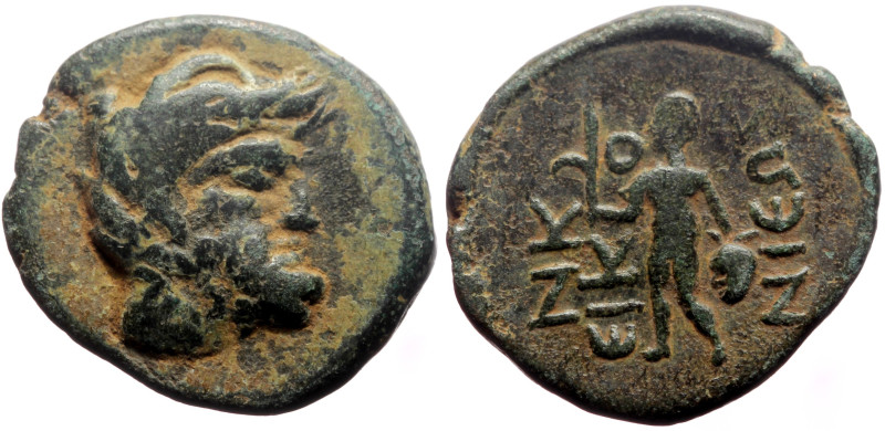 Lycaonia, Eikonion AE (Bronze, 3.99g, 18mm) ca 100-0 BC.
Obv: Head of Zeus to ri...