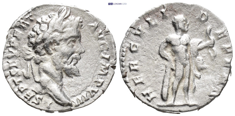 Septimius Severus (193-211) AR, Denarius. Rome. (3 Gr. 17mm.)
Laureate head of S...