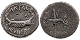 Imperatorische Prägungen 
Marcus Antonius, gest. 30 v. Chr.
Denar
32-31 v. Chr
Münzstätte im Feldlager

Vs: Galeere n. r.
Rs: Aquila zwischen z...