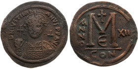 Kaiserreich 
Iustinianus I., 527-565
Follis
538/39
Konstantinopel Off. unleserlich

Vs: Brustbild von vorn
Rs: Wertangabe

Material: Kupfer ...