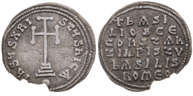 Kaiserreich 
Basilius I., 867-886
Miliaresion
868-879
Konstantinopel

Vs: Krückenkreuz auf drei Stufen, Umschrift
Rs: Sechs Zeilen Schrift

M...