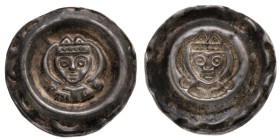 Augsburg 
Bistum. Hartmann von Dillingen, 1250-1286
Brakteat
o. J. (um 1250-1280)
Augsburg

Vs: Brustbild des Bischofs von vorn zwischen zwei ha...