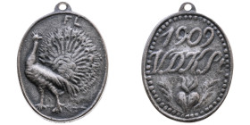München 
Stadt
Tragbare ovale versilberte Bronze-Gussmedaille
1909

auf die 'Bauernkirta' des Vereins deutscher Kunststudierender
Vs: Pfau n. l....