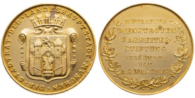 München 
Stadt
Gold-Verdienstmedaille
o. J. (1936-1938)

der von Anton Georg Mascher gegründeten Dienstboten- und Arbeiterstiftung
Vs: Stadtwapp...