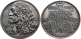 Nürnberg 
Stadt
Silber-Medaille
1928

auf den 400. Todestag des Malers Albrecht Dürer (1471-1528)
Vs: Brustbild n. l.
Rs: Sieben Zeilen Schrift...