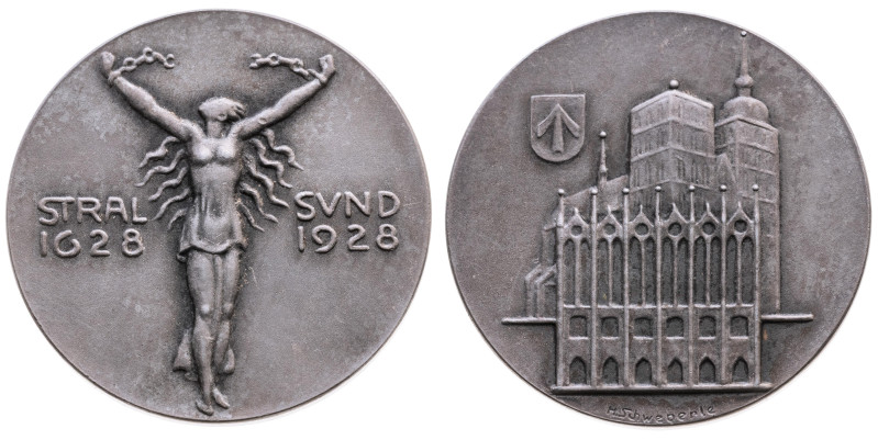 Stralsund 
Stadt
Silber-Medaille
1928

auf das 300j. Jubiläum der gescheite...