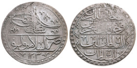 Türkei 
Osmanisches Reich
Sultanat. Selim III., 1204-1222 H (1789-1807)
Yuzluk
1203/1 H (1788/89)
Islambol

Vs: Tughra, Ort, Jahr
Rs: Schrift...