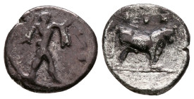ern Lucania, Sybaris. Circa 440-400 BC. AR Triobol (10 mm 1,27 g). Obv. Poseidon advancing right, holding trident. Rev. Bull standing right. HNItaly 1...