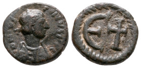 Justin II, 565-578. Æ Pentanummium (13 mm 1,95 g). Ravenna. Obv. Diademed, draped and cuirassed bust of Justin II right. Rev. Large Є; cross to right;...
