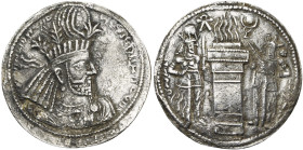 ROYAUME SASSANIDE, Narseh (293-303), AR drahm. D/ B. cour. à d. Légende interrompue sous le buste. R/ Autel du feu entre deux gardiens, dont celui de ...