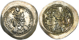 ROYAUME SASSANIDE, Bahram V (420-438), AR drahm, KL = Kerman. D/ B. cour. à d. R/ Autel du feu entre deux gardiens. Sans buste dans les flammes. Sigle...