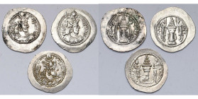 ROYAUME SASSANIDE, Yazdgird II (438-457), lot de 3 drahms: atelier incertain (2), Göbl I/1; WH, Göbl I/2.

Très Beau / Very Fine