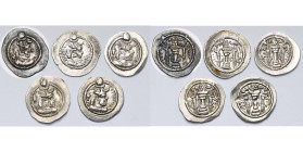 ROYAUME SASSANIDE, Peroz (457-483), lot de 5 drahms, couronne sans ailes: avec le nom du roi, AY, WYH, Göbl II/1; avec la lettre M au revers, AY, LD, ...