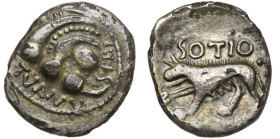 AQUITAINE, Sotiates, bill. drachme, 1er s. av. J.-C. D/ [REX ADIE]TVANVS FE Restes d'une t. R/ SOTIO[TA] Louve à g., levant la patte antérieure droite...