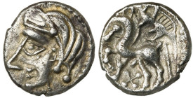GAULE CELTIQUE, Bituriges Cubi, AR quinaire. D/ T. à g., les cheveux disposés en trois mèches. R/ Cheval à g. Au-dessus, sanglier à g. En dessous, X b...