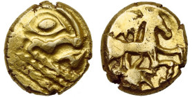 GAULE BELGIQUE, Bellovaci, AV statère, à partir de 57 av. J.-C. Classe II. D/ Profil très schématisé à d., la bouche figurée par un S, un astre à la g...