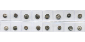 GAULE CELTIQUE, Lingones, lot de 8 quinaires, type Kaletedou, dont: R/ Δ, Δ retourné (3), roue à quatre rayons.

Beau à Très Beau / Fine - Very Fine...