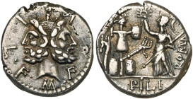 M. Furius Philus, AR denier, 119 av. J.-C., Rome. D/ T. l. de Janus, entourée de M· FOVRI· L·F. R/ Roma deb. à g., ten. un sceptre, couronnant un trop...