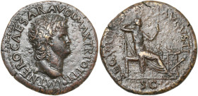 NERON (54-68), AE dupondius, 67, Lyon. D/ IMP NERO CAESAR AVG PONT MAX TR POT PP T. l. à d. Petit globe à la pointe du cou. R/ SECVRITAS AVGVSTI/ SC S...