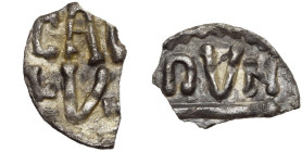 CAROLINGIENS, Charlemagne (768-814), AR denier, 771-793/794, Dun-sur-Meuse (?). D/ Dans le champ, CARO/LVS en deux lignes (A et R liés). R/ Dans le ch...