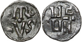 CAROLINGIENS, Charlemagne (768-814), AR denier, 771-793/794, Lyon. D/ CARO/LVS en deux lignes. Un globule au centre. R/ LVG/DVN (titulus sur N) en deu...