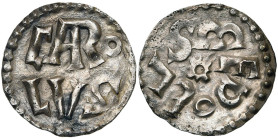 CAROLINGIENS, Charlemagne (768-814), AR denier, 771-793/794, Melle. D/ CΛRO/LVS en deux lignes. R/ EDOLVS autour d'un ornement central, le L en forme...