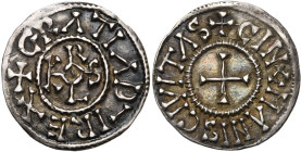 CAROLINGIENS, Charles le Chauve (840-877), AR denier, 864-877, Le Mans. D/ + GRΛTIΛ D-I REX Monogramme carolin. R/ + CINMΛNIS CIVITΛS Croix. M.G. 905...