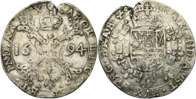 BRABANT, Duché, Charles II (1665-1700), AR demi-patagon, 1694, Anvers. Premier type. D/ Croix de Bourgogne sous une couronne, portant le bijou de la T...