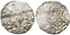 NAMUR, Comté, Albert II (avant 1031-1063), AR denier, vers 1030-1040, Dinant. D/ DEONAM T. à g. R/ Croix fourchue évidée, portant un annelet au centre...