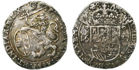 LUXEMBOURG, Duché, Philippe IV (1621-1665), AR escalin, 1637, Luxembourg. D/ Lion deb. à g., ten. une épée et un écu d'Autriche-Bourgogne. R/ Ecu cour...