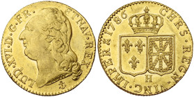 FRANCE, Royaume, Louis XVI (1774-1793), AV louis d'or à la tête nue, 1786 H, La Rochelle. D/ T. nue à g., les cheveux longs. R/ Ecus accolés de France...