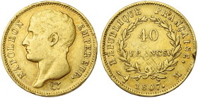 FRANCE, Napoléon Ier (1804-1814), AV 40 francs, 1807 M, Toulouse. Tête nue. Type transitoire. 4994 p. frappées. Gad. 1082a; Fr. 486. Rare. Traces d'aj...