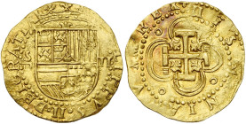 ESPAGNE, Philippe II (1556-1598), AV 2 escudos, s.d., Séville. D/ Ecu couronné entre S/P (horizontal) et II. Légende PHILIPPVS DEI GRATIA. R/ Croix po...
