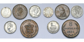 GRANDE-BRETAGNE, lot de 5 p.: Georges III, sixpence, 1787; halfpenny, 1806; shilling, 1817; Georges IV, shilling, 1825 (nettoyé); Guernesey, Guillaume...