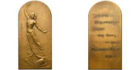 BELGIQUE, AE plaquette, 1910, Devreese. La danse de Salomé. D/ Salomé dansant. A ses pieds, la tête décapitée de saint Jean-Baptiste sur un plat et le...