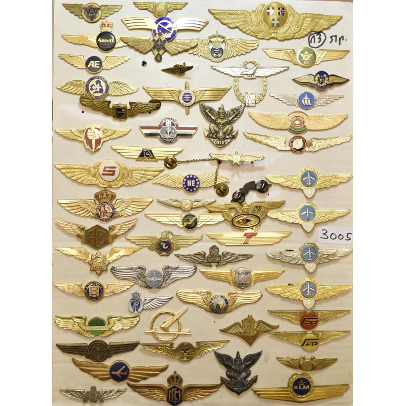 lot de 57 ailes de pilotes et personnels navigants de compagnies aériennes civil...